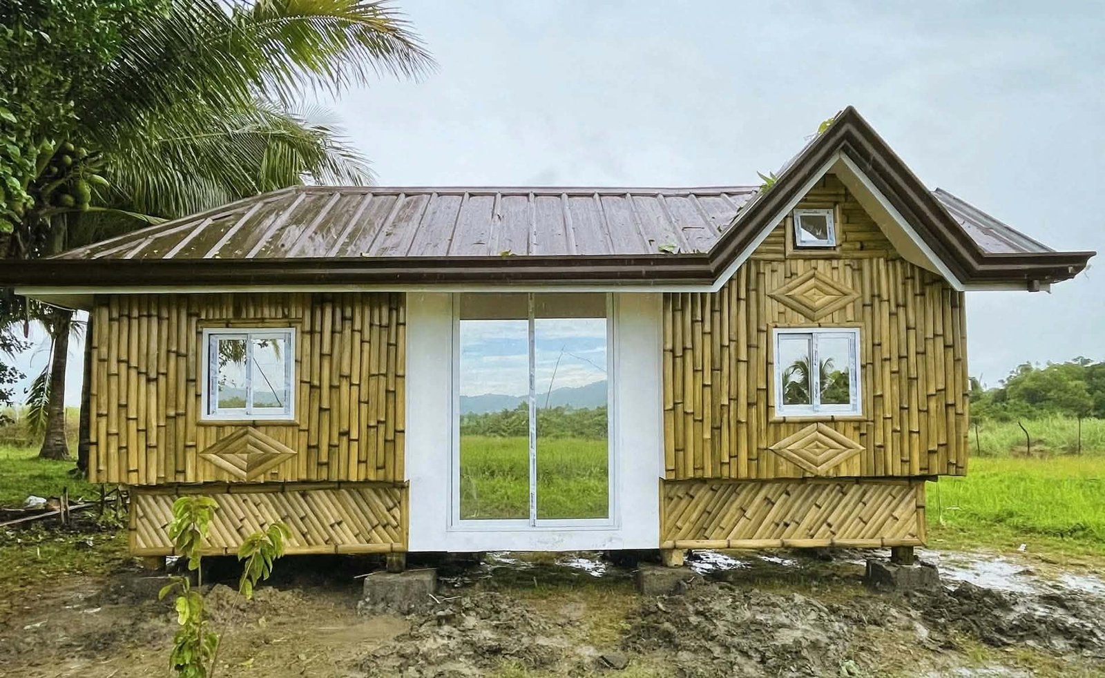 MODERN BAHAY KUBO AIRCONTYPE ROOMS (REY)